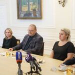 Мельниченко встретился с семьями погибших участников СВО